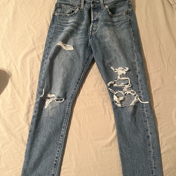 Levi’s distressed Jean - Picture 3 of 4